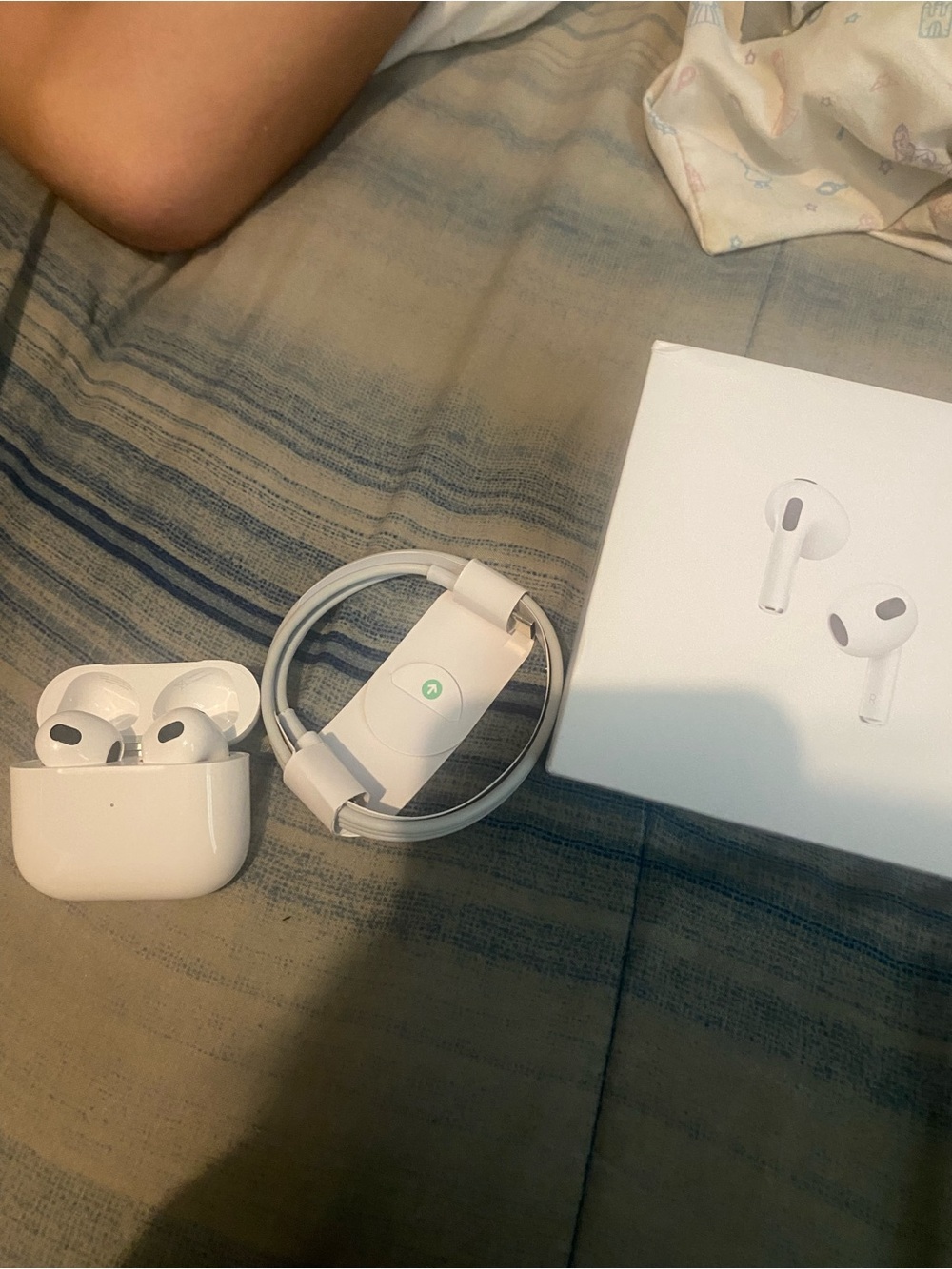 Apple AirPods gen 3